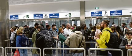 Schengen yolcularına havalimanına erken gitme çağrısı