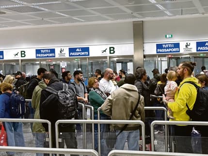 Schengen yolcularına havalimanına erken gitme çağrısı