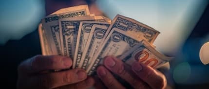 SEB uyardı: Gelecek bir yılda en sert değer kaybı TL'de yaşanacak