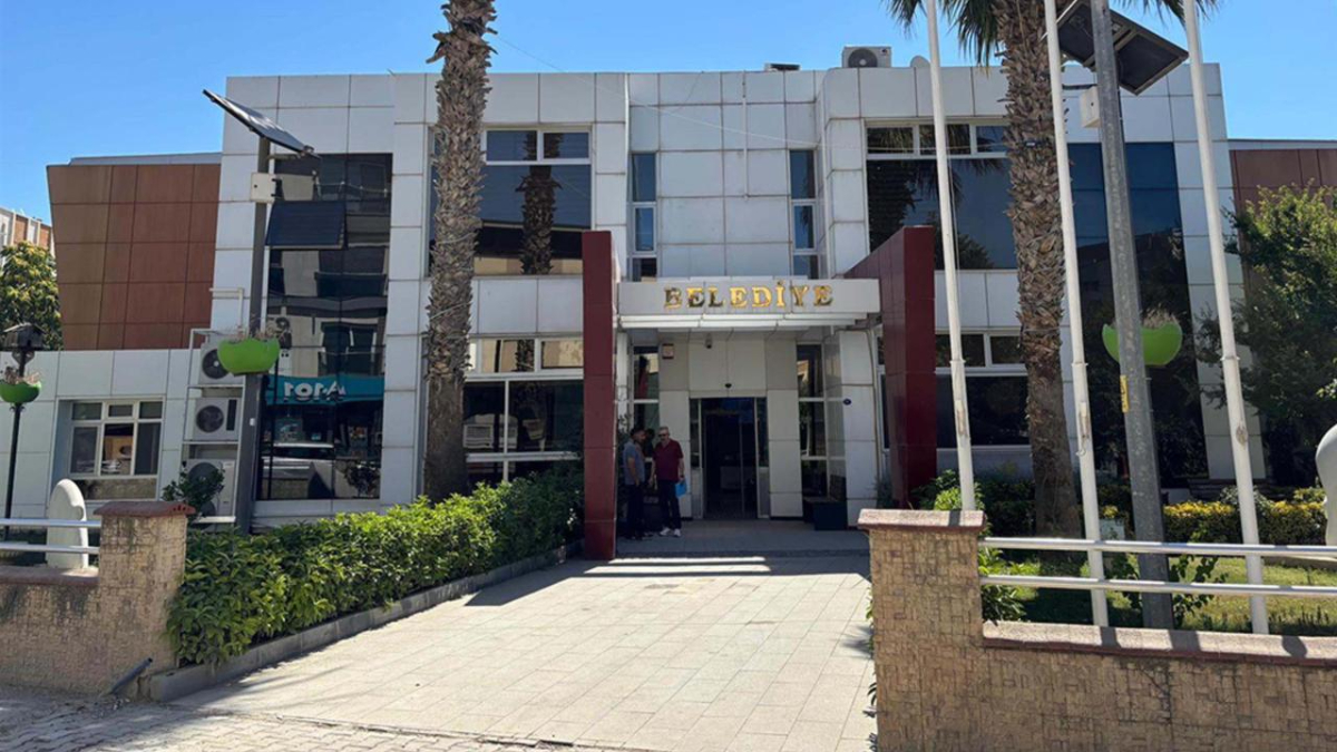 Seferihisar Belediyesi'ne yeni rüşvet operasyonu