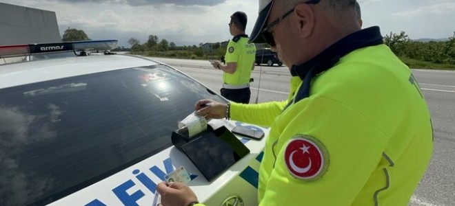 Selektörle radar uyarısı yapanlara kesilen cezalar iptal edildi