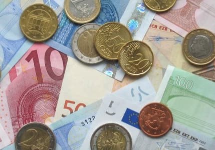 Serbest piyasada döviz açılış fiyatları