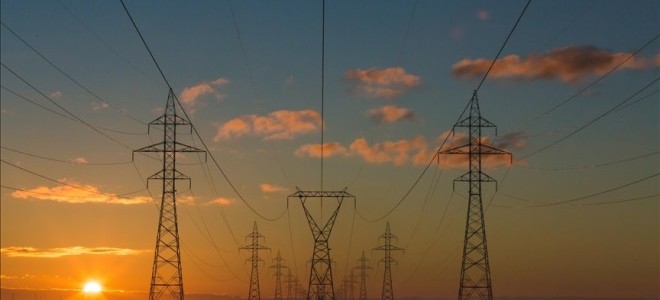 Serbest piyasadaki elektrik tavan fiyatı düşürüldü