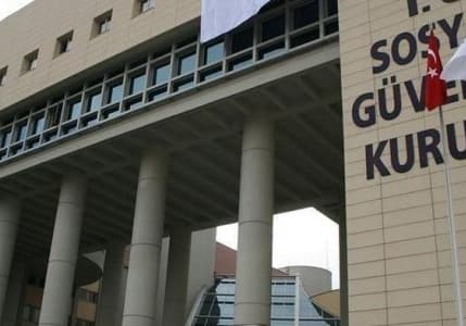 SGK ile 3 banka arasında, emekli olabilecek sigortalılara yönelik "kredi iş birliği protokolü" imzalandı