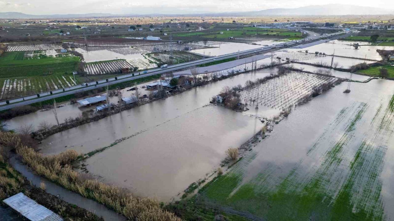 Şiddetli yağışlar tarımda hasat takvimini değiştirdi