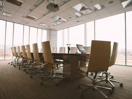 Şirketler ofis mobilyalarında ikinci el ürünlere döndü