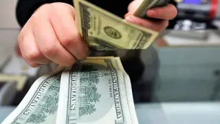 Şirketlerin döviz ve altın hesaplarında keskin azalış