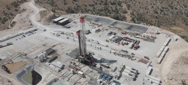 Şırnak'ta iki yerli petrol sondaj kulesi göreve başladı 