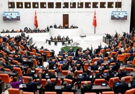 Sözleşmeliye kadro düzenlemesi Meclis'te