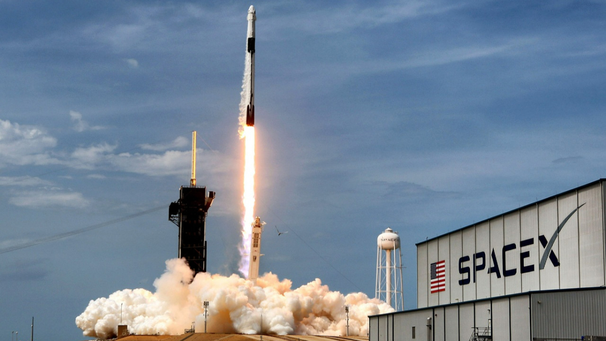 SpaceX dünyanın en değerli 5. şirketi oldu