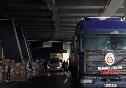 Spor kulüpleri deprem için seferber oldu: Üç büyüklerin statları yardım merkezine dönüştü