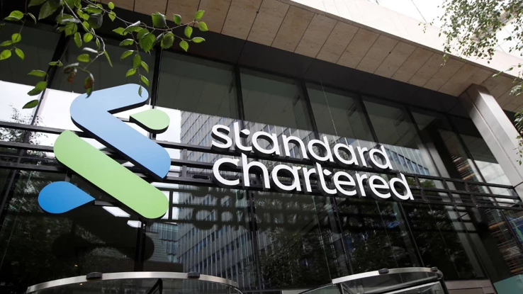 Standard Chartered petrol tahminini yukarı yönlü revize etti