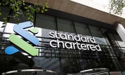 Standard Chartered petrol tahminini yukarı yönlü revize etti