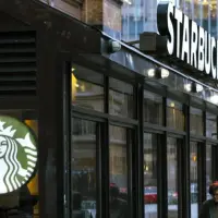 Starbucks, 250 mağazasını kapatıyor