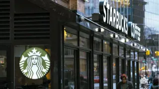 Starbucks, 250 mağazasını kapatıyor