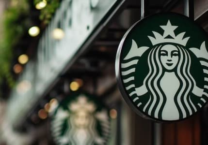 Starbucks gelirini artırdı, kârlılığını koruyamadı