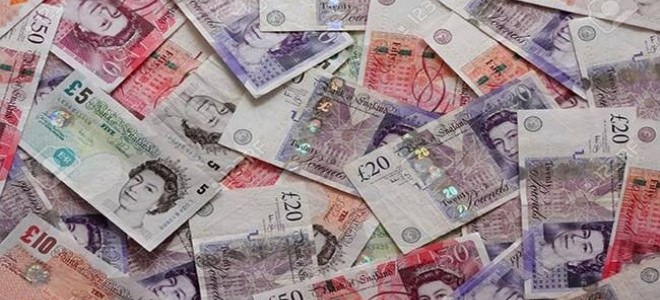 Sterlin AB'nin müzakere kuralları taslağının etkisiyle düştü