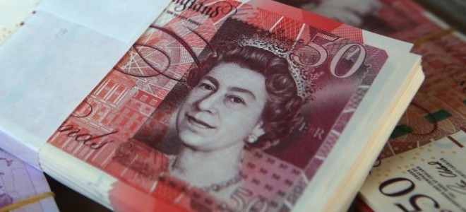 Sterlin Brexit belirsizlikleri etkisiyle 1.27 doların altına geriledi