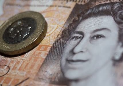 Sterlin, dolar karşısında 37 yılın en düşük seviyesinde
