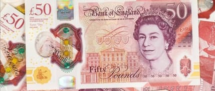 Sterlin resesyon korkularının gündeme gelmesiyle düşüyor