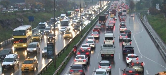 Şubat ayında trafiğe kayıtlı araç sayısı 26 milyonu aştı
