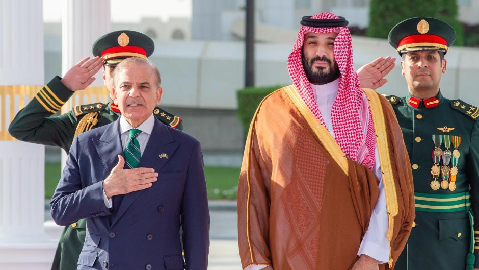 Suudi Arabistan'dan Pakistan'a 2 milyar dolarlık finansal destek