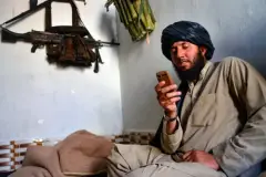 Taliban'dan akıllı telefon kararı: 