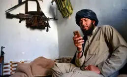 Taliban'dan akıllı telefon kararı: "Afganistan’da memurların kullanması artık yasak"