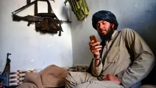 Taliban'dan akıllı telefon kararı: 