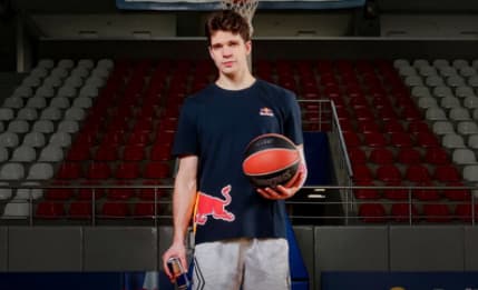 Tarık Biberovic Türkiye'nin ilk Red Bull basketbol elçisi oldu