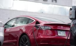 Tesla 2 milyon aracını geri çağırdı