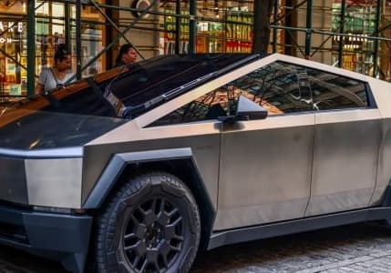 Tesla, Cybertruck'ları altıncı kez geri çağırdı