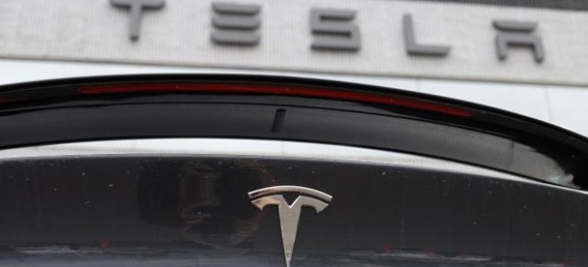 Tesla, 'gevşek cıvatalar' nedeniyle 3 bini aşkın aracı geri çağırdı