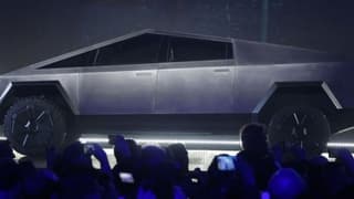 Tesla'nın elektrikli kamyoneti Cybertruck Ankara'da sergileniyor