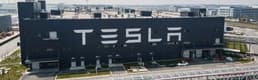 Tesla, Şanghay fabrikasında üretimi askıya alacak