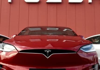Tesla üçüncü çeyrekte rekor kar ve gelir elde etti