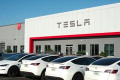 Tesla yaklaşık 220 bin aracını geri çağırıyor