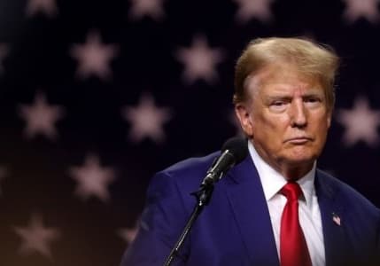 Ticaret savaşı başlatan Trump, kendi hissesini önerdi
