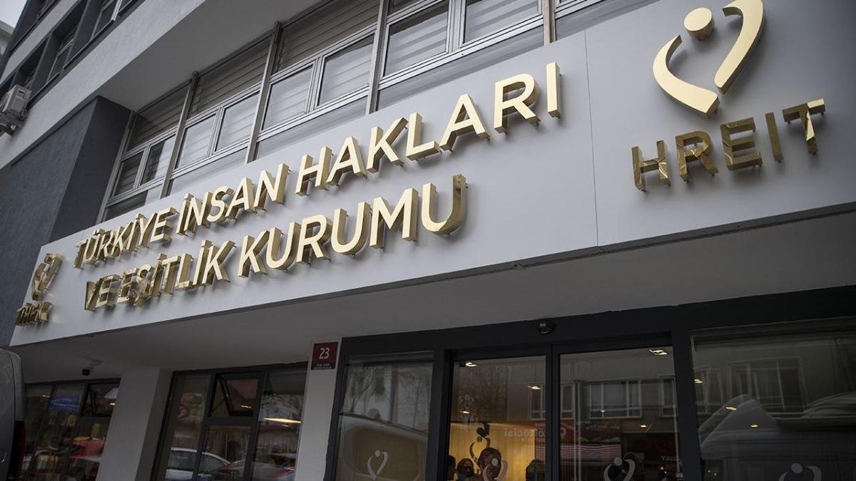 TİHEK'ten yolları görme engelliler için düzenlemeyen belediyeye ceza