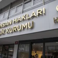 TİHEK'ten, yolları görme engelliler için düzenlemeyen belediyeye ceza