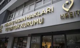 TİHEK'ten yolları görme engelliler için düzenlemeyen belediyeye ceza