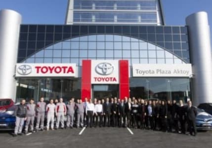 Toyota, ilk 6 ayda global satışlarını yüzde 5,1 artırarak 4.9 milyona yükseltti