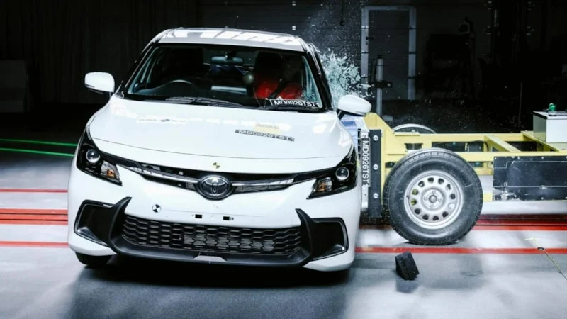 Toyota Starlet çarpışma testlerinde sınıfta kaldı 