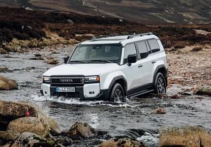 Toyota yeni nesil Land Cruiser Prado'yu tanıttı: Lansman fiyatı belli oldu