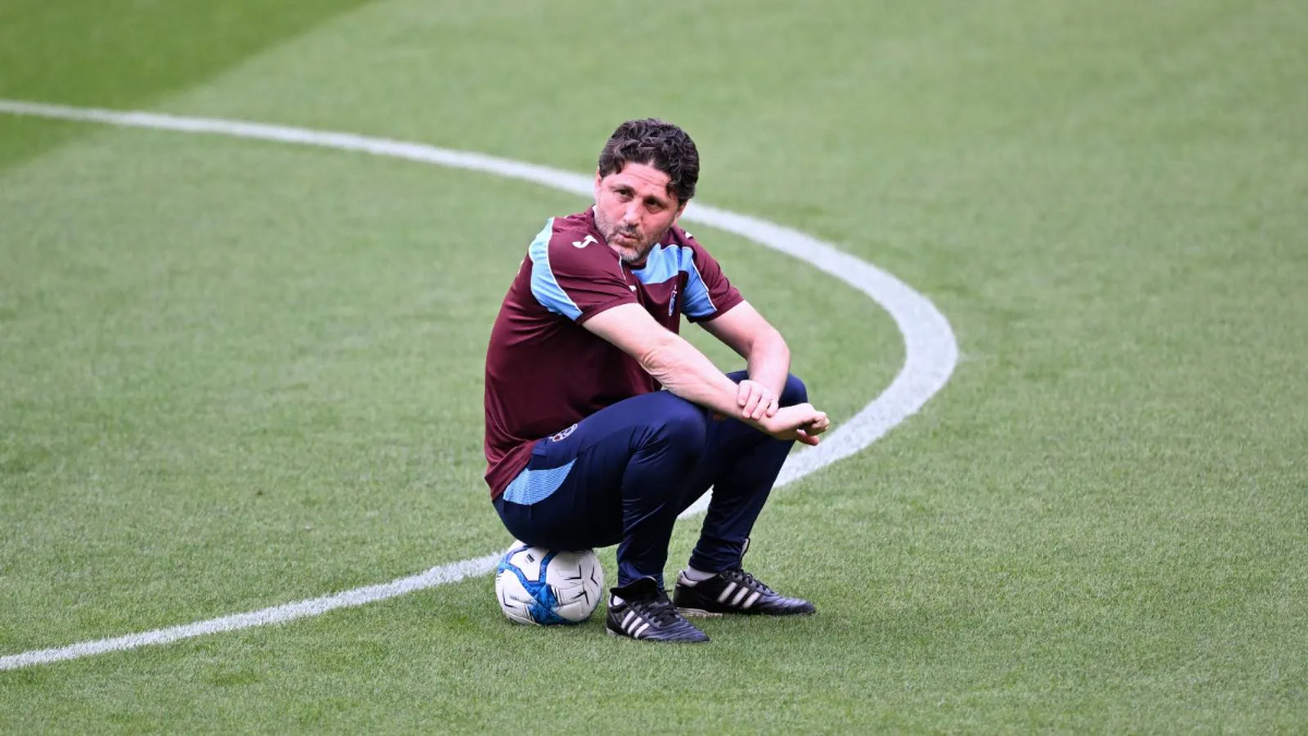 Trabzonspor KAP'a bildirdi: Fatih Tekke'nin sözleşmesi feshedildi 