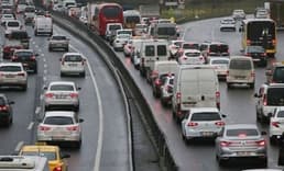 Trafiğe kaydı yapılan taşıt sayısı nisanda geriledi