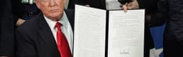 Trump, 12 ülkenin vatandaşlarına kapıları kapattı