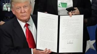 Trump, 12 ülkenin vatandaşlarına kapıları kapattı