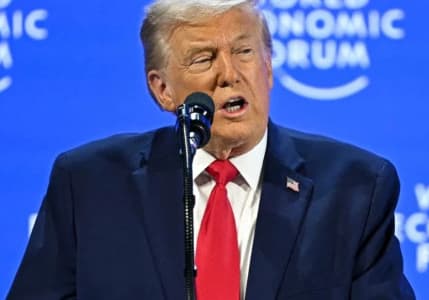 Trump, Davos sahnesinde: Grönland'ı kaba kuvvet kullanmadan geri alacağız