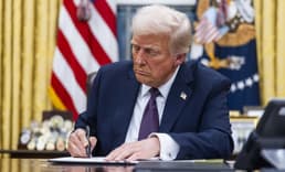 Trump doğumla gelen vatandaşlık hakkı için yargıyı hedef aldı